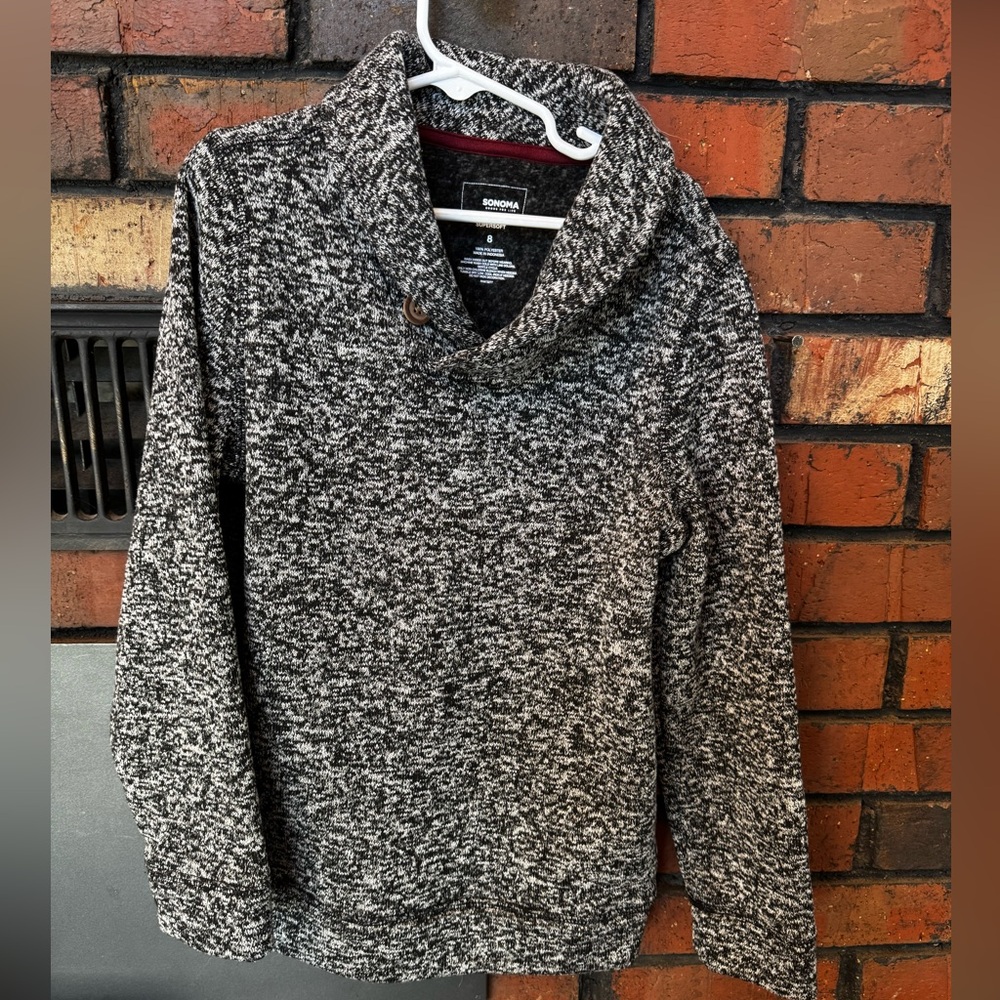 Sonoma Super soft boys size 8 sweater.